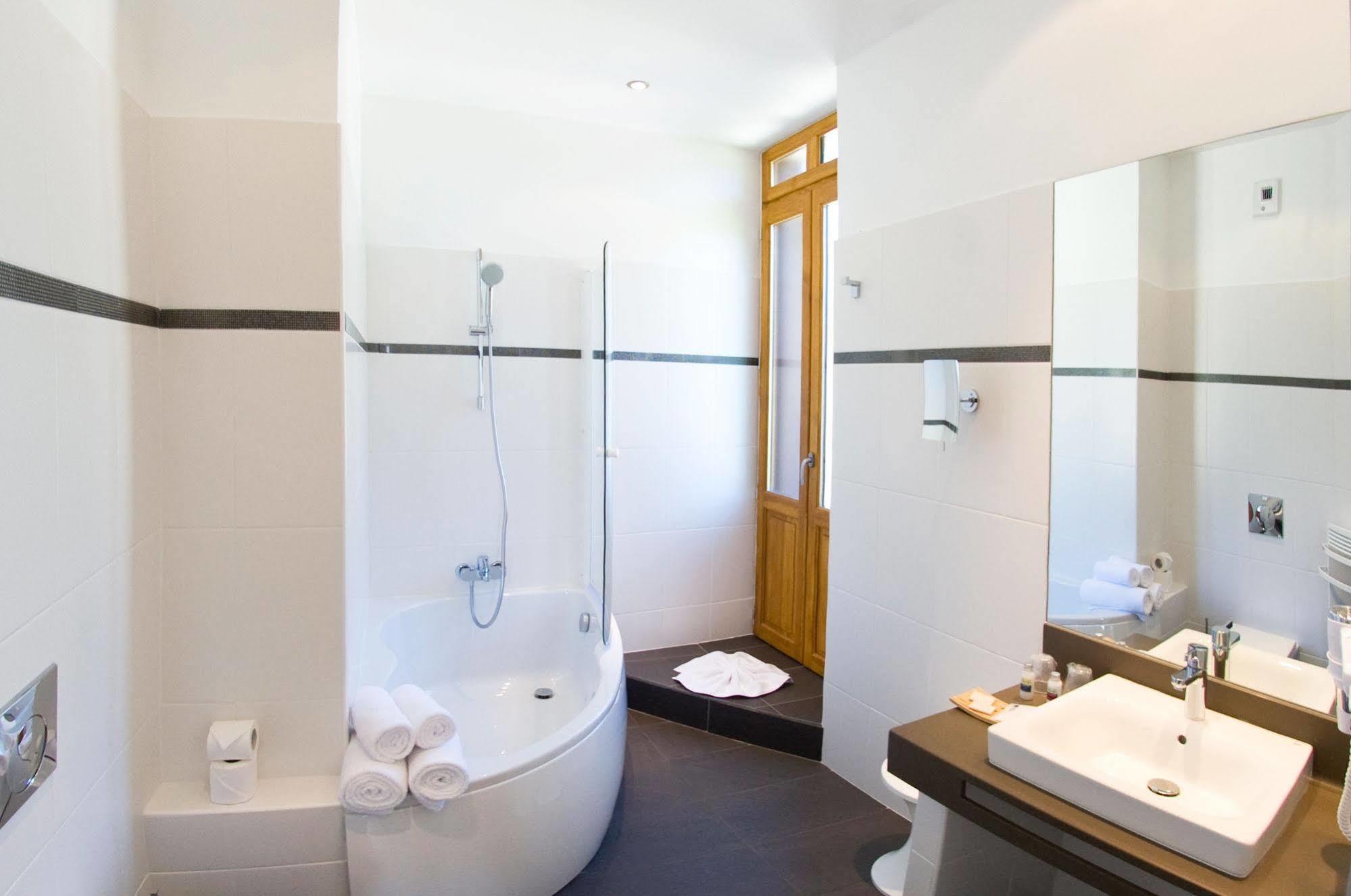 Le Manoir D'Agnes Logis Hotel Restaurant Tarascon-sur-Ariège Buitenkant foto